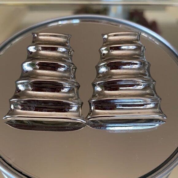 Vtg haystack shaped silver post earrings - Picture 1 of 5